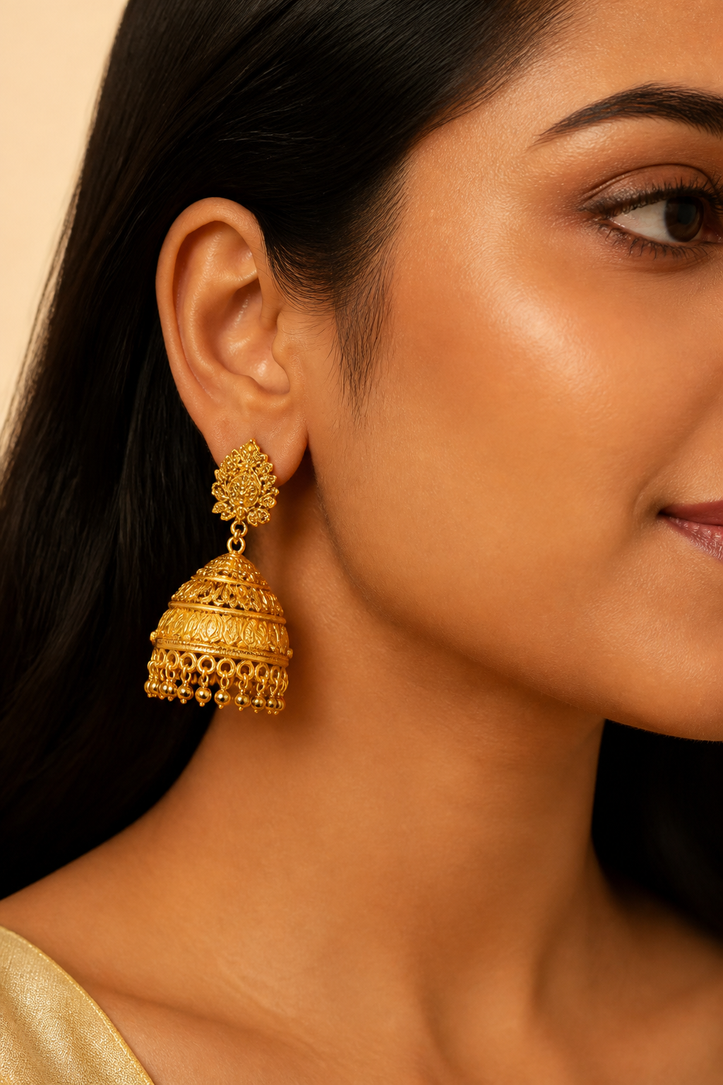 Traditional gold earrings